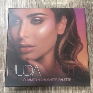Huda Beauty Summer Highlighter Palette